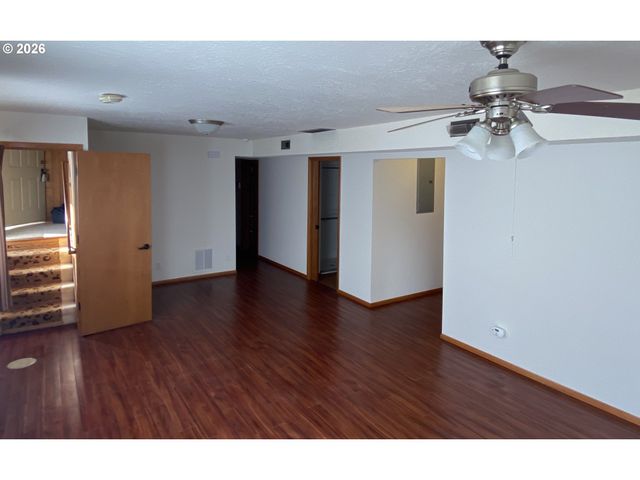 4115 Sw IOWA St, Portland, OR 97221