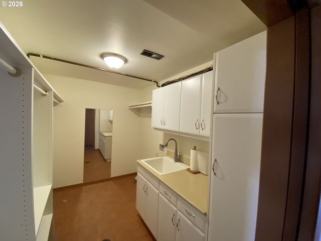 4115 Sw IOWA St, Portland, OR 97221