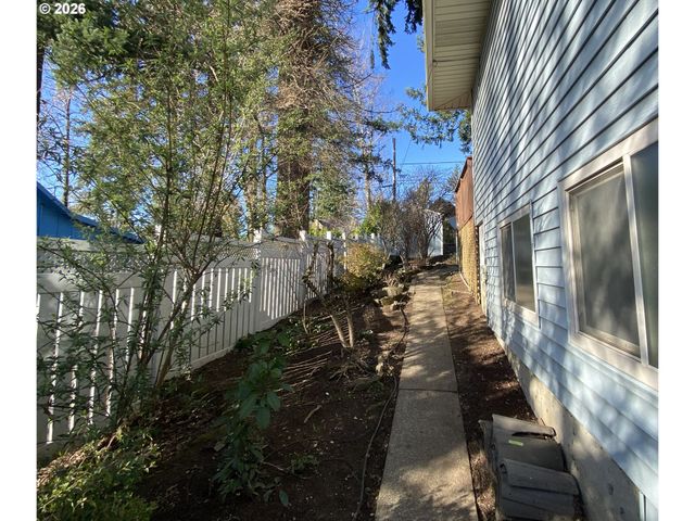 4115 Sw IOWA St, Portland, OR 97221