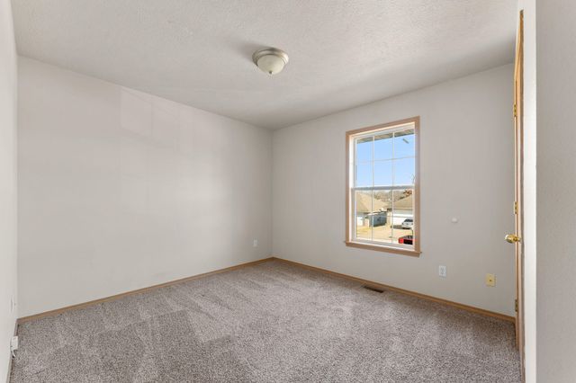 3635 S Juniper Avenue, Springfield, MO 65804