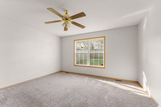 3635 S Juniper Avenue, Springfield, MO 65804