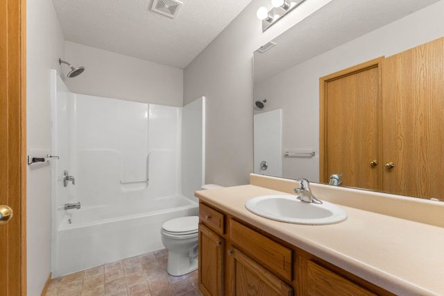 3635 S Juniper Avenue, Springfield, MO 65804