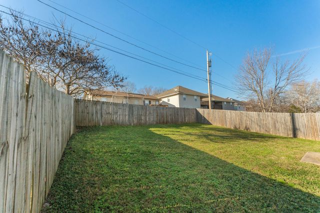 3635 S Juniper Avenue, Springfield, MO 65804