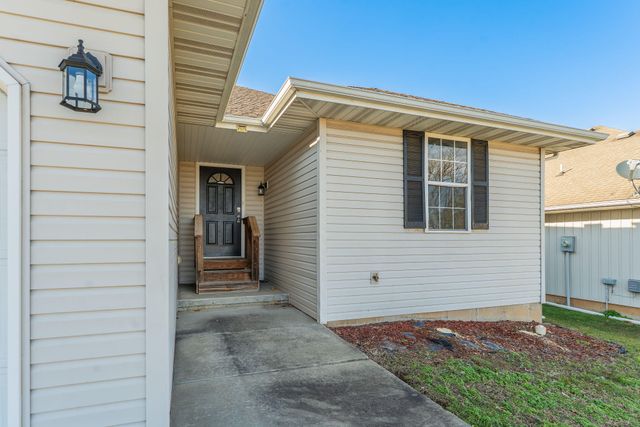 3635 S Juniper Avenue, Springfield, MO 65804