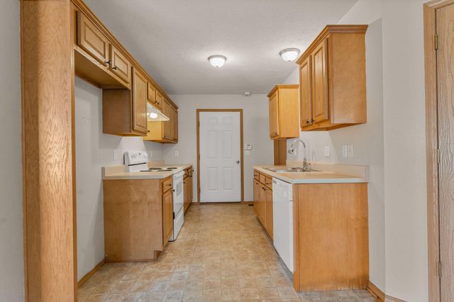 3635 S Juniper Avenue, Springfield, MO 65804