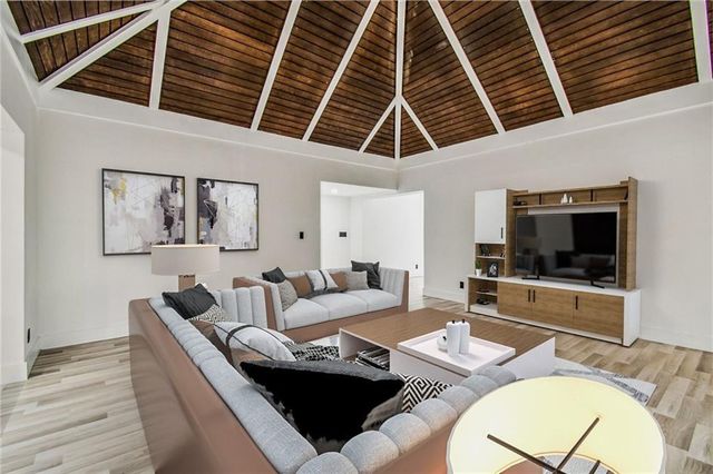 5704 S Travelers Palm, Tamarac, FL 33319