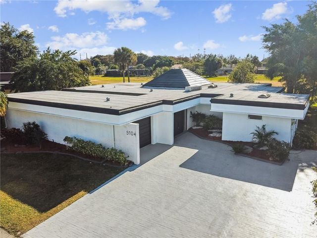 5704 S Travelers Palm, Tamarac, FL 33319