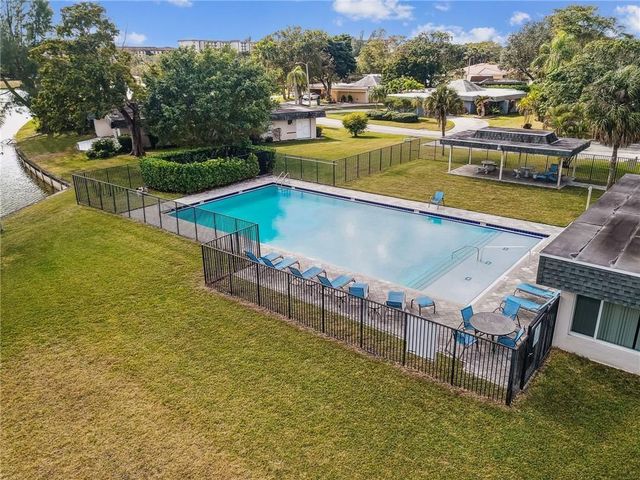 5704 S Travelers Palm, Tamarac, FL 33319