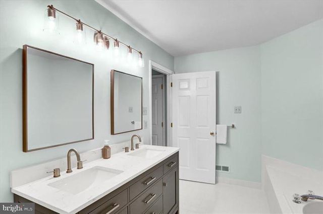 2305 CARRIAGE LN, Royersford, PA 19468