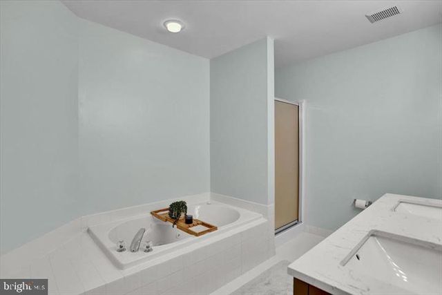 2305 CARRIAGE LN, Royersford, PA 19468