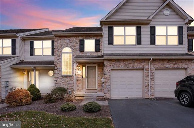 2305 CARRIAGE LN, Royersford, PA 19468