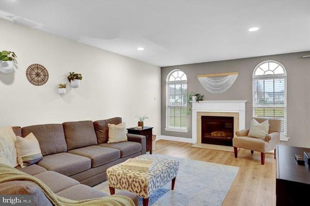 2305 CARRIAGE LN, Royersford, PA 19468