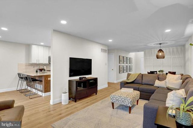 2305 CARRIAGE LN, Royersford, PA 19468