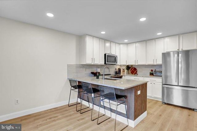2305 CARRIAGE LN, Royersford, PA 19468