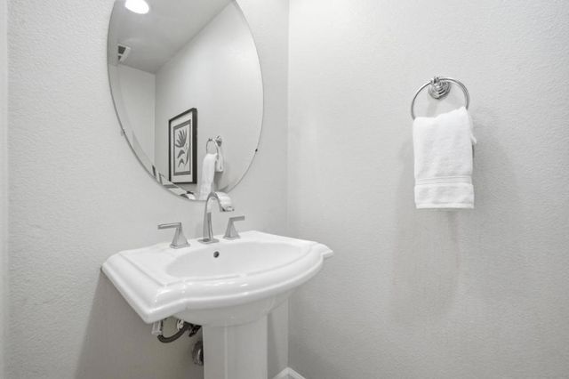 2210 Mendocino Lane, San Jose, CA 95124