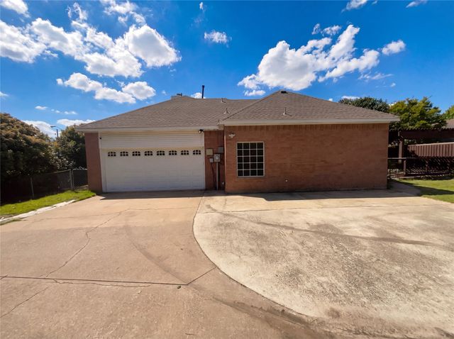 2400 Creekview Drive, Plano, TX 75093