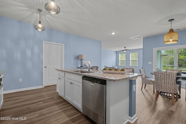 1229 Woodhouse Drive NW, Ash, NC 28420
