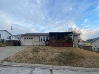 1012 Magnolia Street W, Excelsior Springs, MO 64024