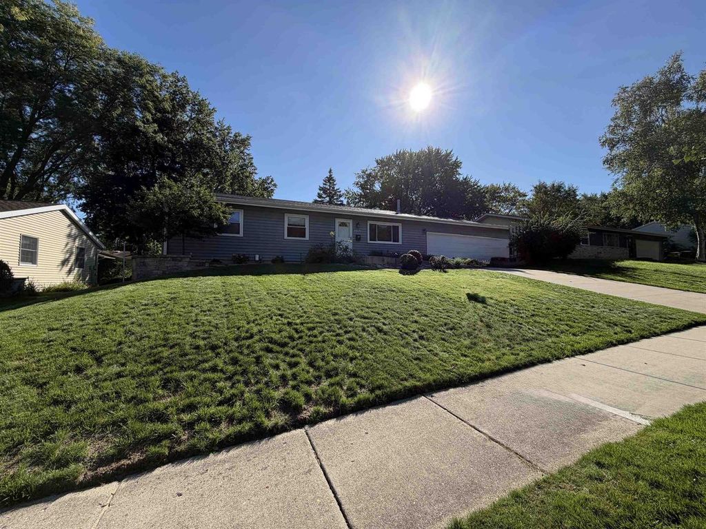 2513 Sara Road, Madison, WI 53711