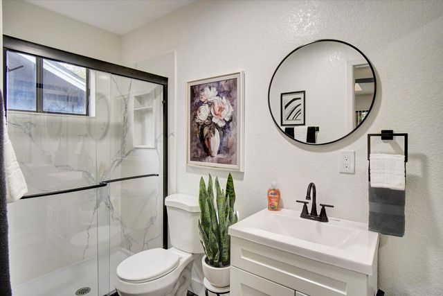 144 W Gold Creek Cir, Folsom, CA 95630