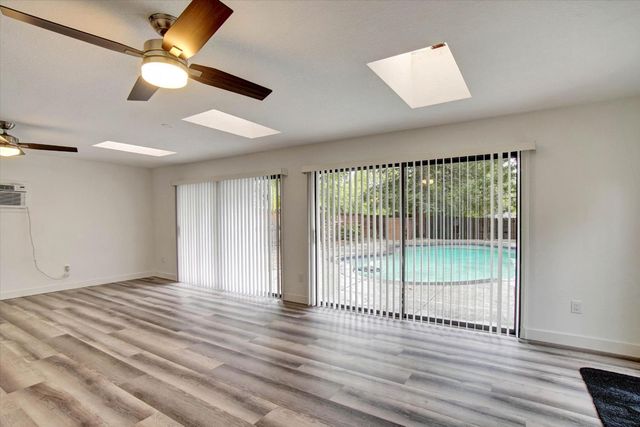 144 W Gold Creek Cir, Folsom, CA 95630