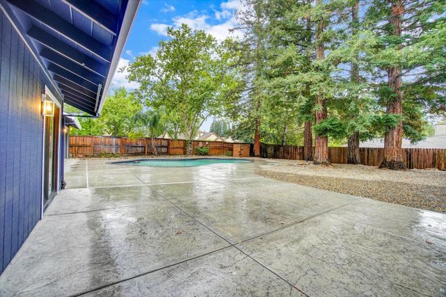 144 W Gold Creek Cir, Folsom, CA 95630