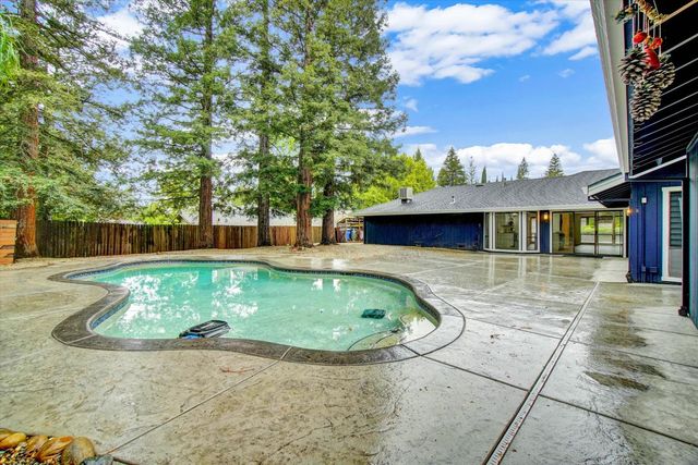 144 W Gold Creek Cir, Folsom, CA 95630