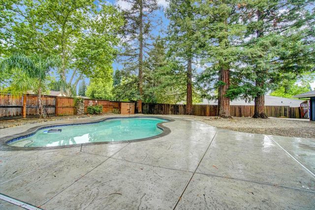 144 W Gold Creek Cir, Folsom, CA 95630