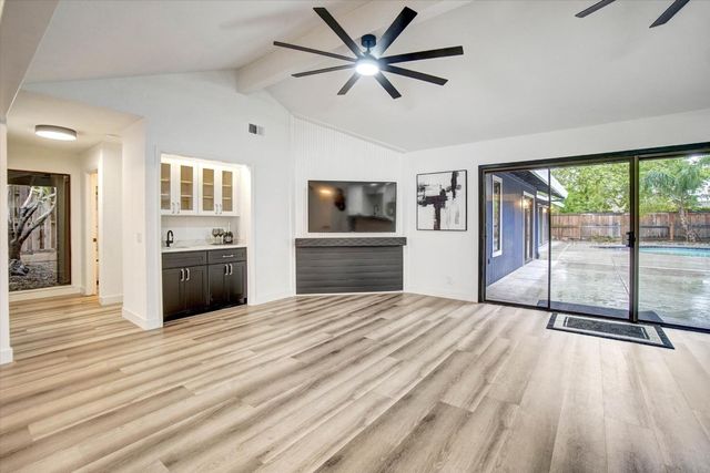 144 W Gold Creek Cir, Folsom, CA 95630