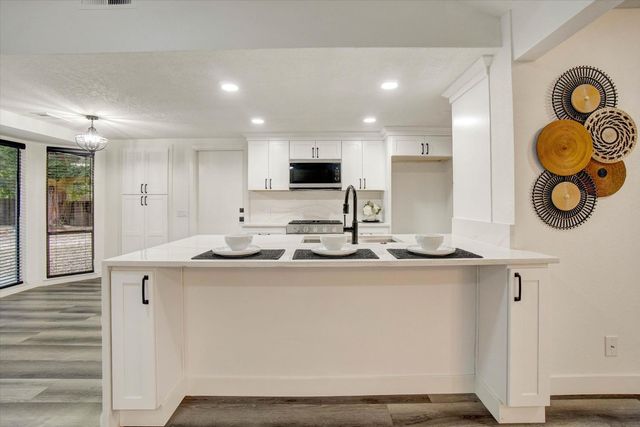 144 W Gold Creek Cir, Folsom, CA 95630