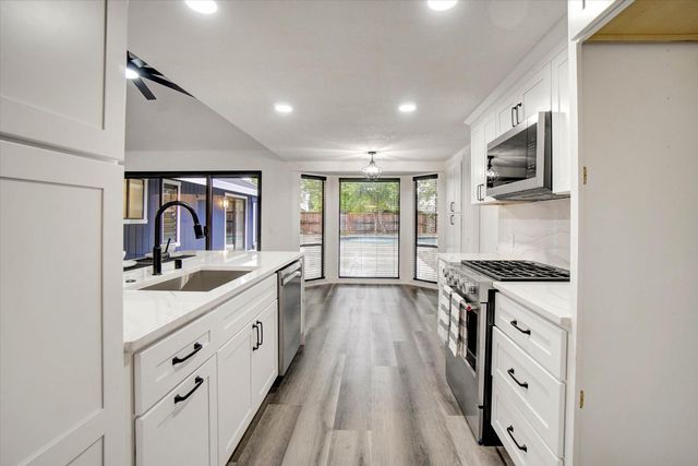 144 W Gold Creek Cir, Folsom, CA 95630