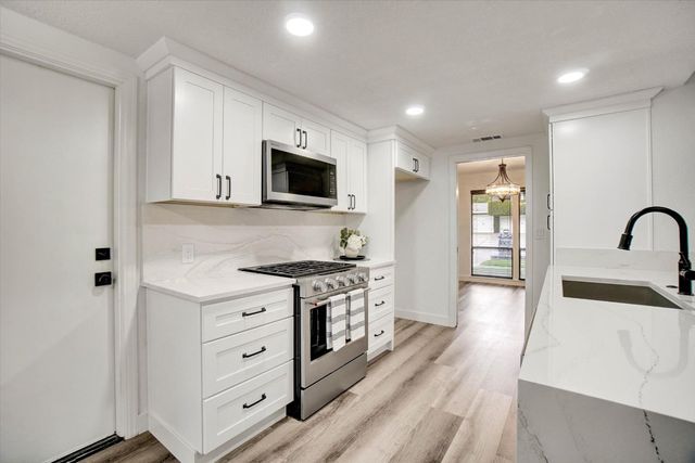 144 W Gold Creek Cir, Folsom, CA 95630