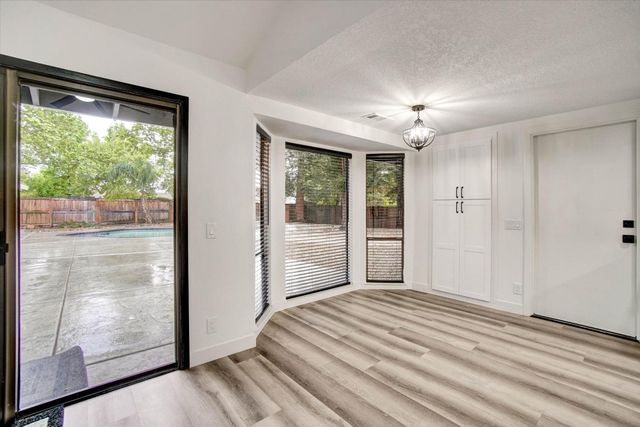 144 W Gold Creek Cir, Folsom, CA 95630