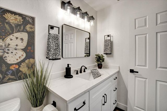 144 W Gold Creek Cir, Folsom, CA 95630