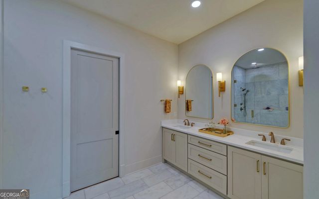 672 Tugaloo Heights Circle, Lavonia, GA 30553