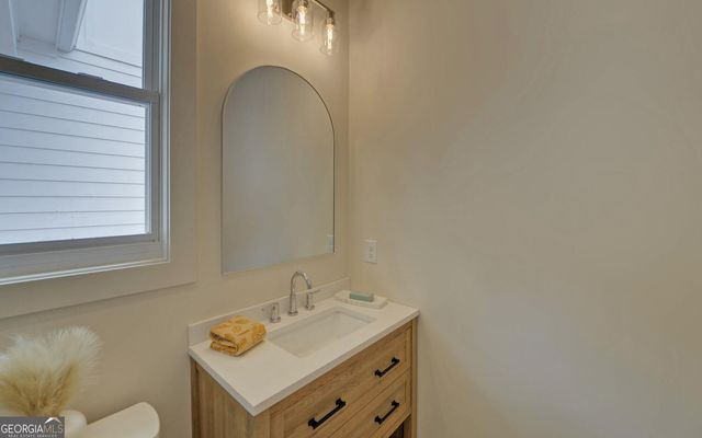 672 Tugaloo Heights Circle, Lavonia, GA 30553