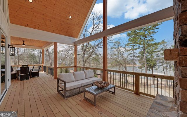 672 Tugaloo Heights Circle, Lavonia, GA 30553