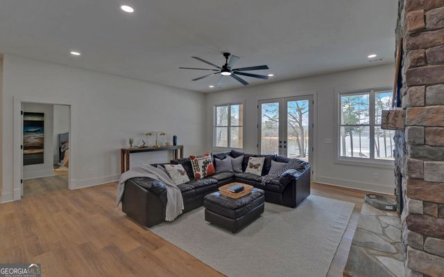 672 Tugaloo Heights Circle, Lavonia, GA 30553