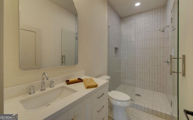 672 Tugaloo Heights Circle, Lavonia, GA 30553