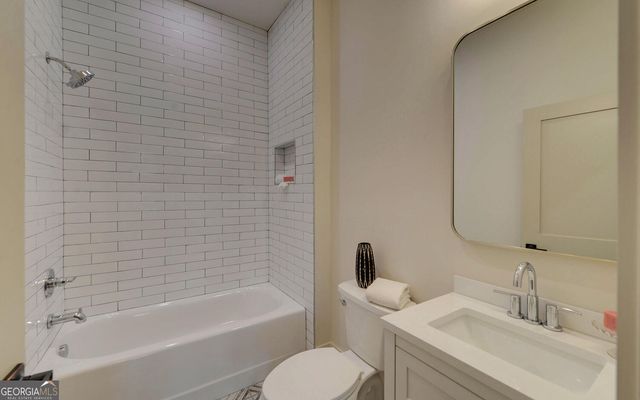 672 Tugaloo Heights Circle, Lavonia, GA 30553