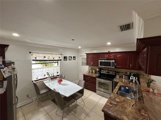 3650 SW 39th Ave, West Park, FL 33023