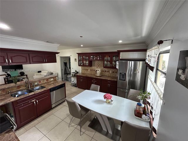 3650 SW 39th Ave, West Park, FL 33023
