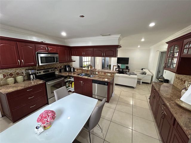 3650 SW 39th Ave, West Park, FL 33023