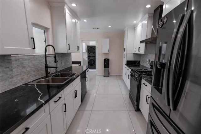 9711 Wheatland Avenue, Shadow Hills, CA 91040