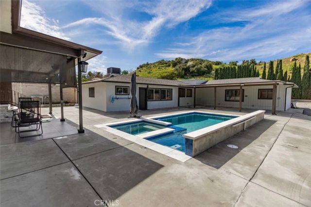 9711 Wheatland Avenue, Shadow Hills, CA 91040