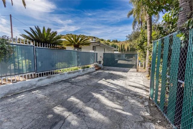 9711 Wheatland Avenue, Shadow Hills, CA 91040