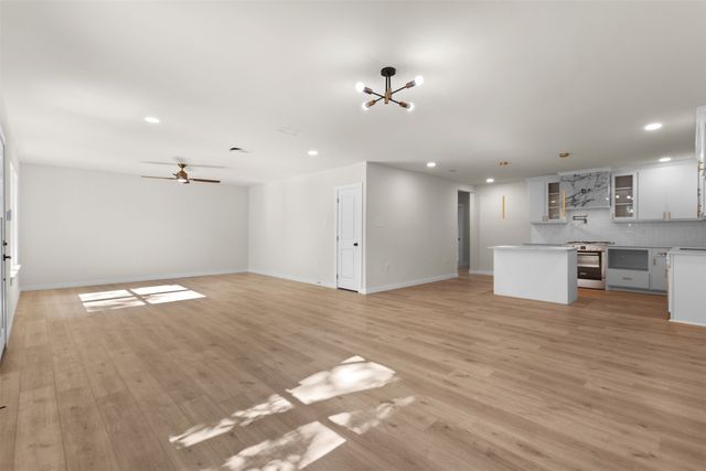 916 Blandin Street, Fort Worth, TX 76111