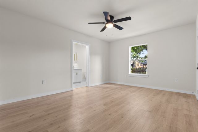 916 Blandin Street, Fort Worth, TX 76111
