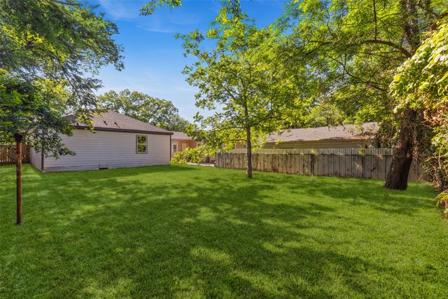 916 Blandin Street, Fort Worth, TX 76111