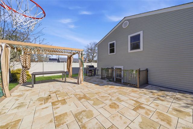 214 Ralph Avenue, Babylon, NY 11702